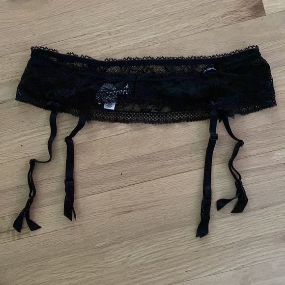 La Senza Lace garter belt - Picture 4 of 8
